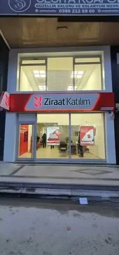 Kırmızı tabelalı Ziraat Katılım şube cephesi